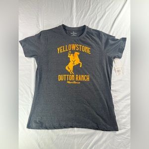 Women's NWT Yellowstone Dutton Ranch Montana Short Sleeve Gray T-Shirt Size XXL
